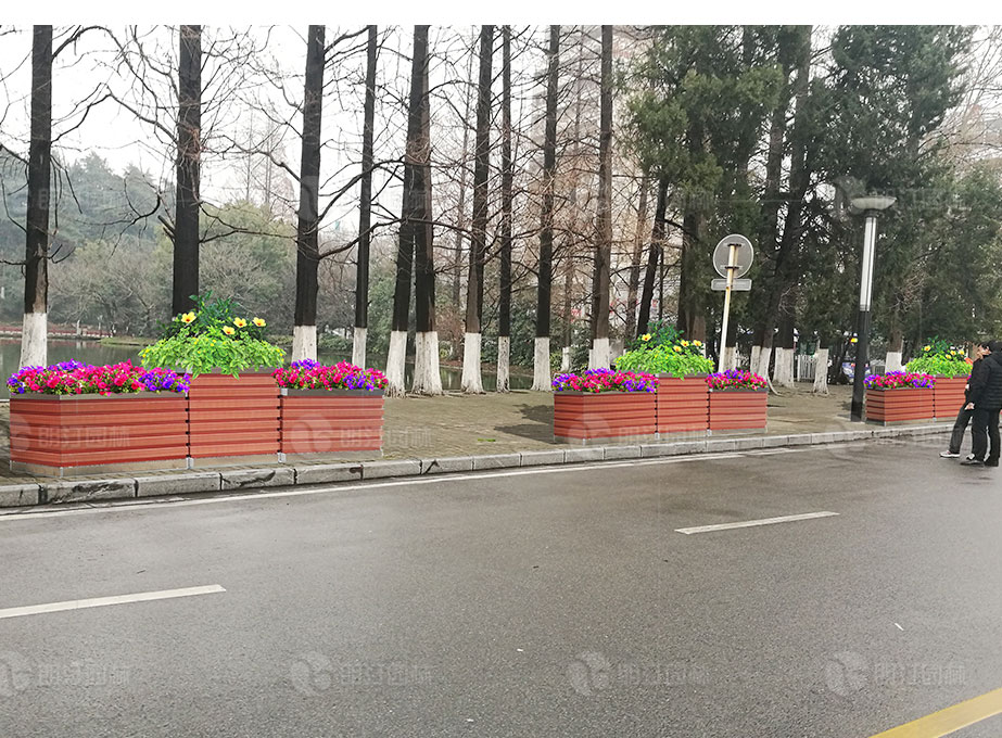 鋁合金壓邊花箱人行道隔離