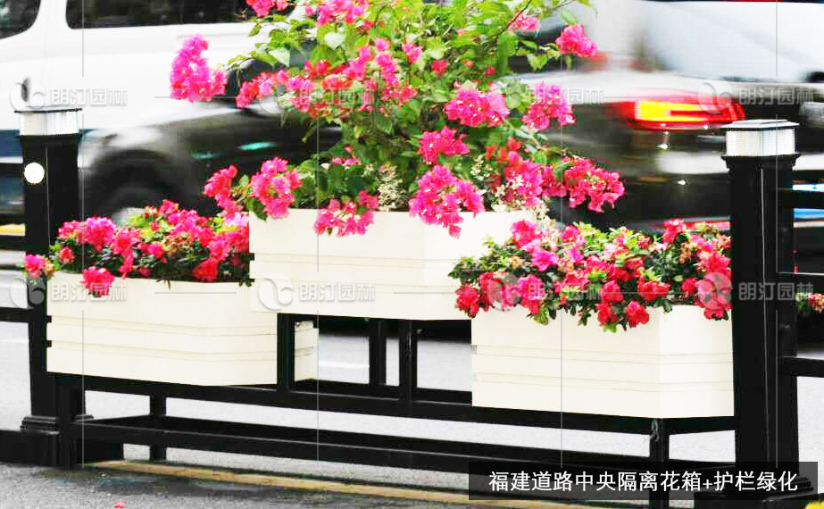商場(chǎng)外擺花箱圍欄