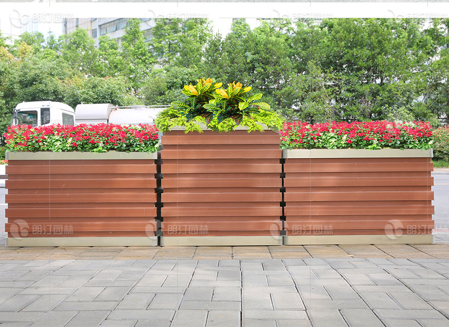 道路側(cè)分帶花箱案例圖