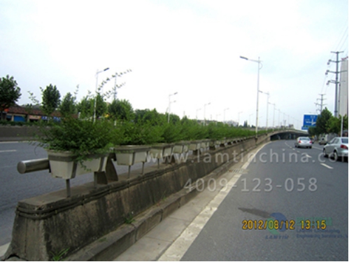 高架橋花盆