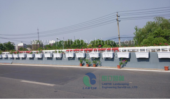 高架橋綠化箱